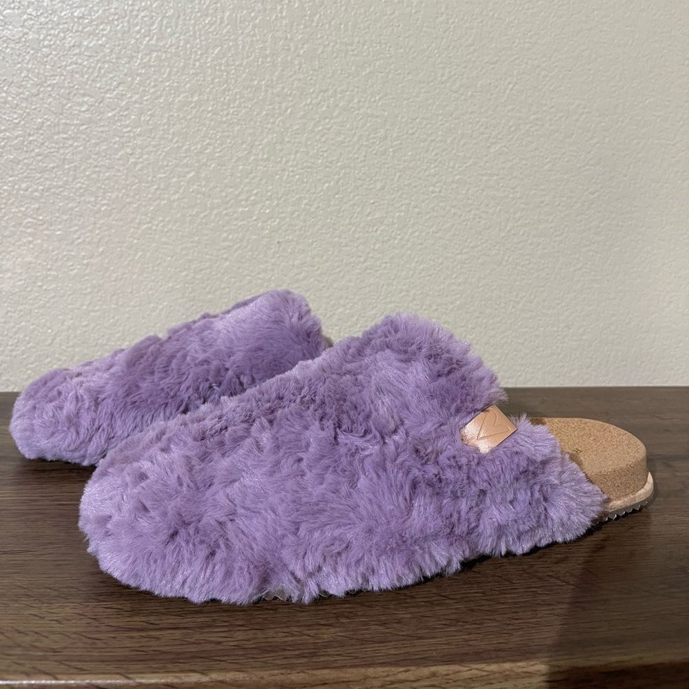 REVITALIGN Women's Plush Purple Slippers